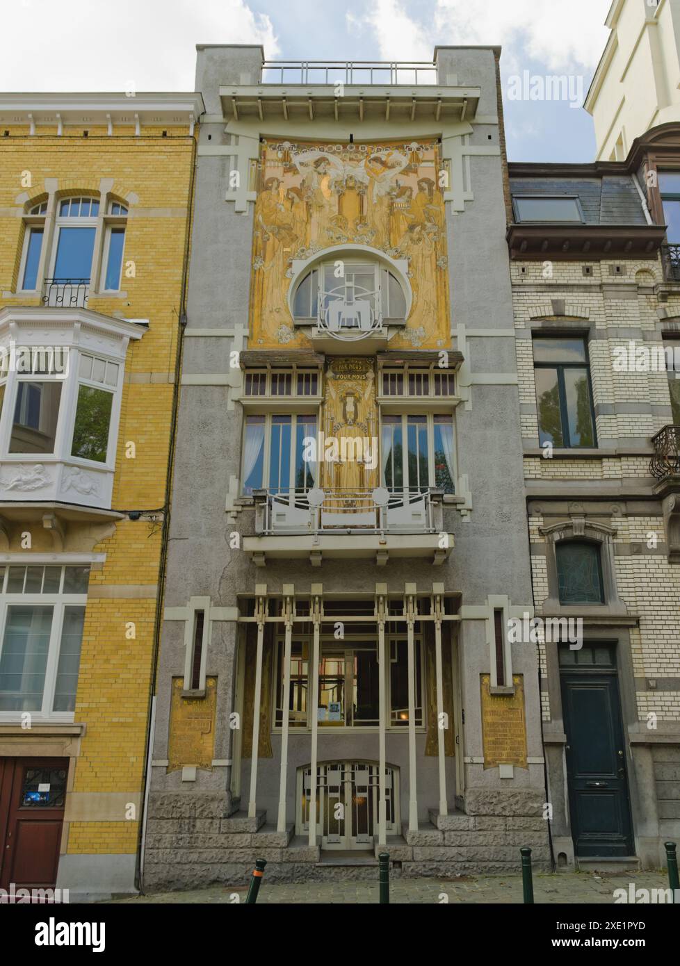 Flemish art nouveau hi-res stock photography and images - Alamy - Flemish Penthouse Apartments In City Center Brussels