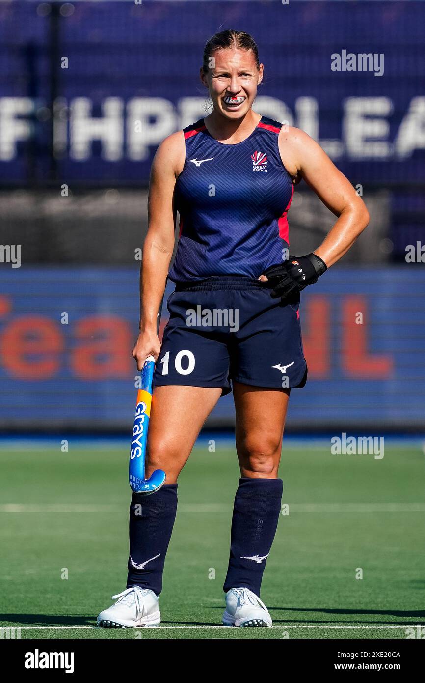 Utrecht, Netherlands. 25th June, 2024. UTRECHT, NETHERLANDS - JUNE 25: Sarah Robertson of Great Britain looks on during the FIH Hockey Pro League Women's match between Great Britain and Belgium at Sportpark Maarschalkerweerd on June 25, 2024 in Utrecht, Netherlands. (Photo by Rene Nijhuis/BSR Agency) Credit: BSR Agency/Alamy Live News Stock Photo