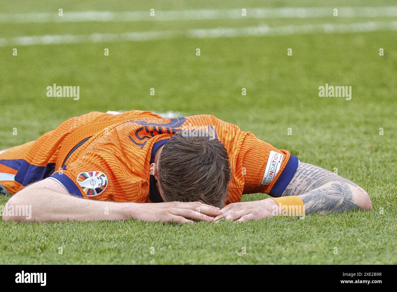 Berlin, Germany. 25th June, 2024. BERLIN, Olympia Stadium, 25-06-2024, European Football Championship Euro2024, Group stage match no.31 between Netherlands and Austria final score 2-3. Netherlands player Wout Weghorst dejected after the lost game Credit: Pro Shots/Alamy Live News Stock Photo