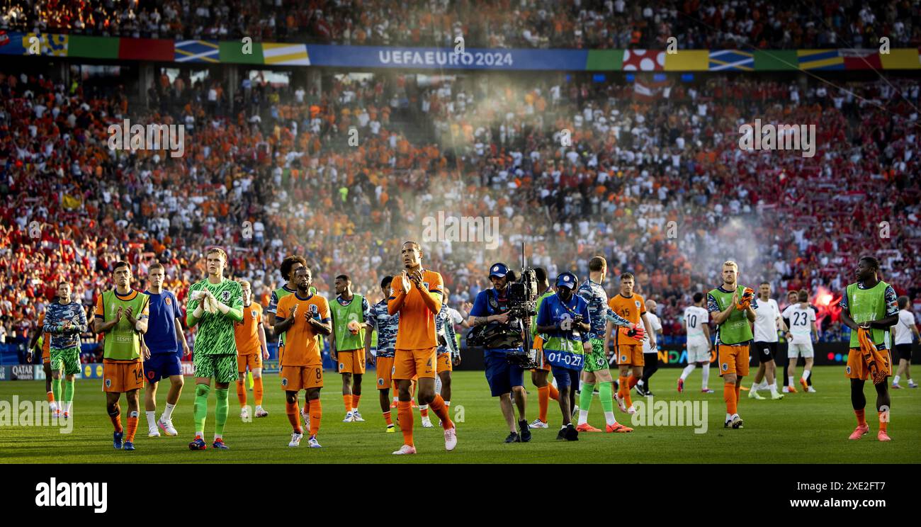BERLIN - The players of the Dutch national team after the lost match against Austria during the UEFA EURO 2024 group D match between the Netherlands and Austria at the Olympiastadion on June 25, 2024 in Berlin, Germany. ANP KOEN VAN WEEL/Alamy Live News Stock Photo