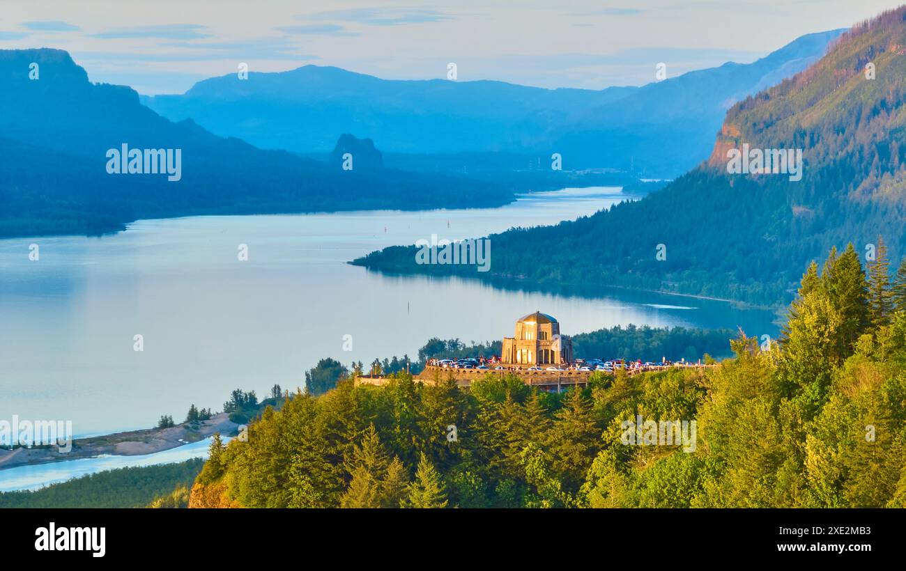 View rolling hills meandering hi-res stock photography and images - Alamy