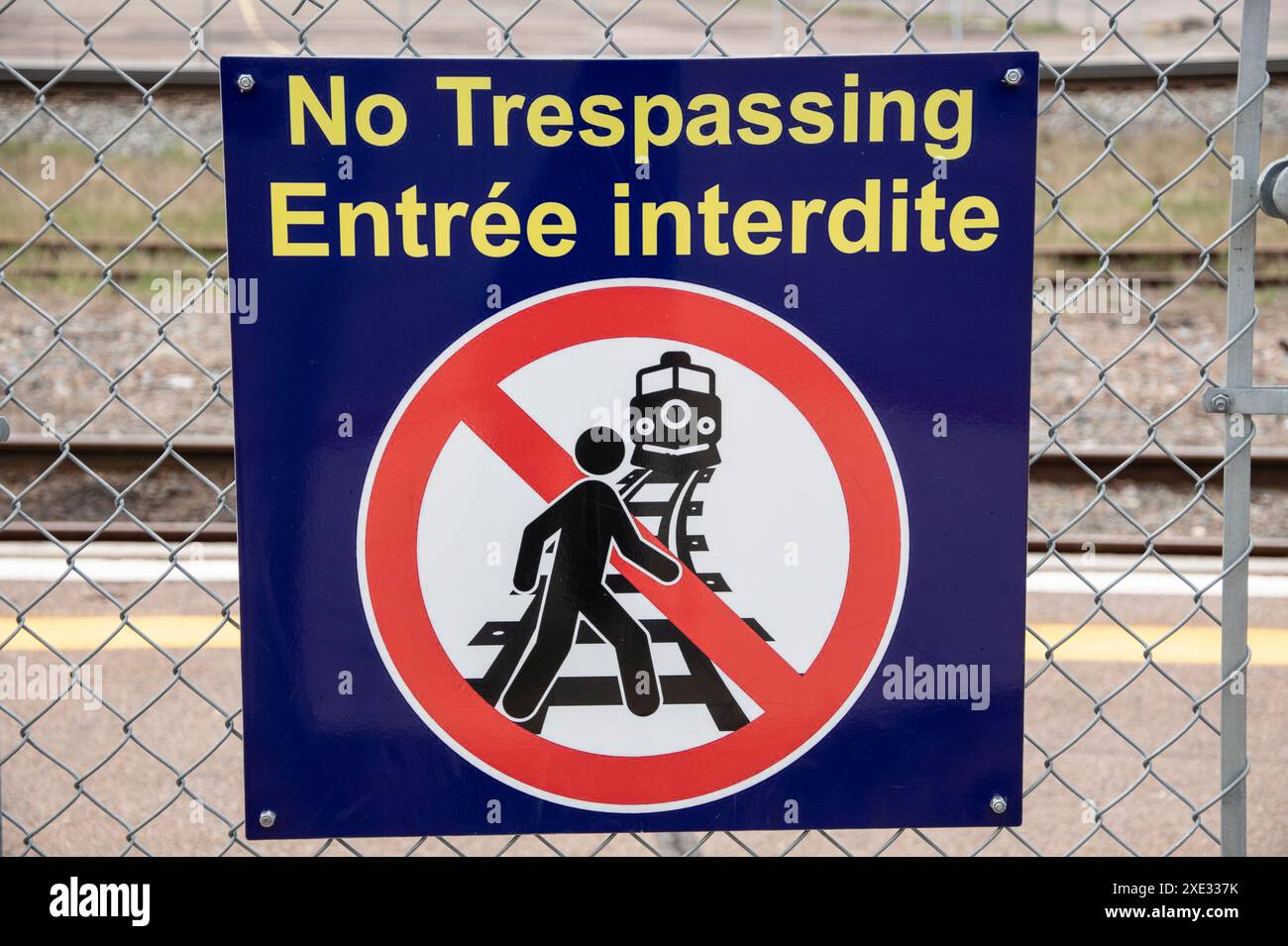 No trespassing sign canada hi-res stock photography and images - Alamy