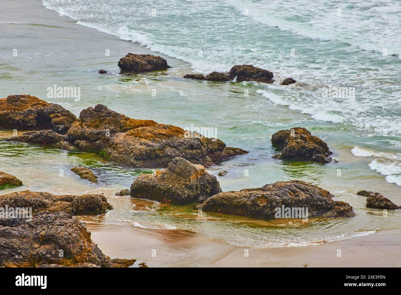 Aerial view sea rocks turquoise hi-res stock photography and images - Alamy