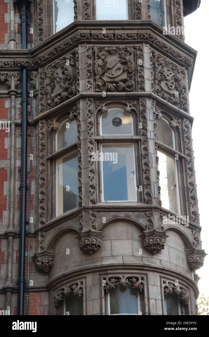 Detail of ornate building (hexagonal tower) on Malet Street, Bloomsbury, London, England, UK Stock Photo