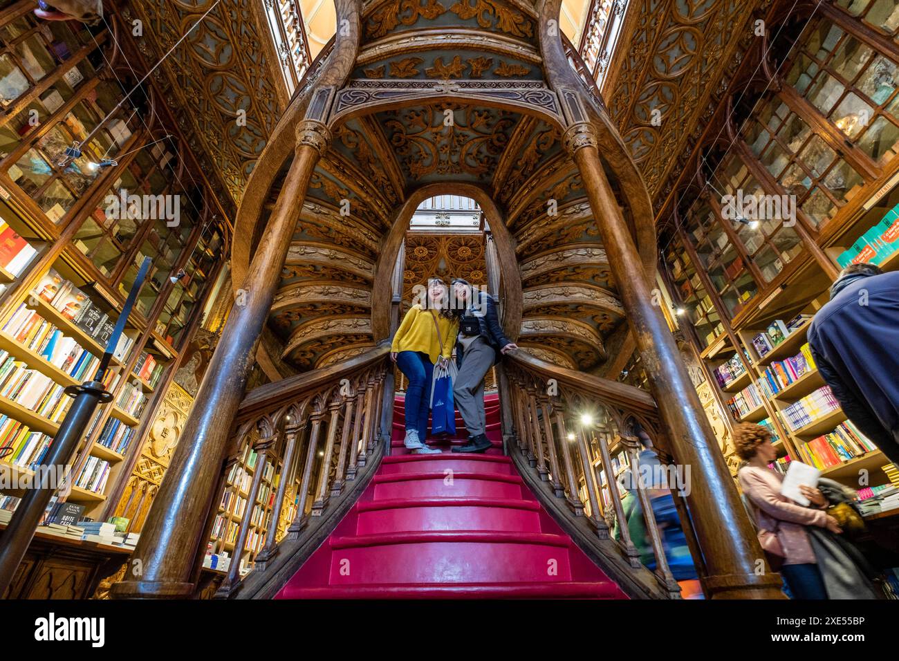 Librería Lello (Livraria Lello), también conocida como Librería Lello e ...