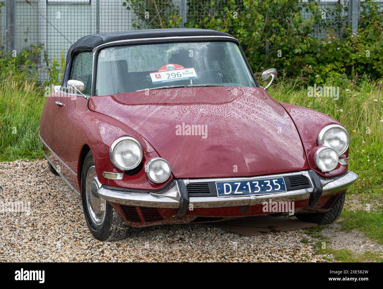 Citroen ds convertible hi-res stock photography and images - Alamy