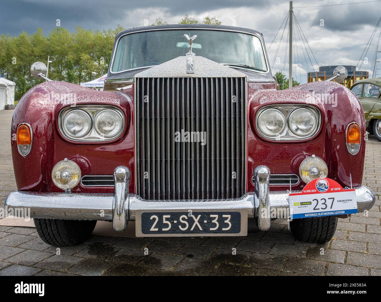 Rolls royce phantom vi limousine hi-res stock photography Rolls royce phantom vi limousine hi-res stock photography