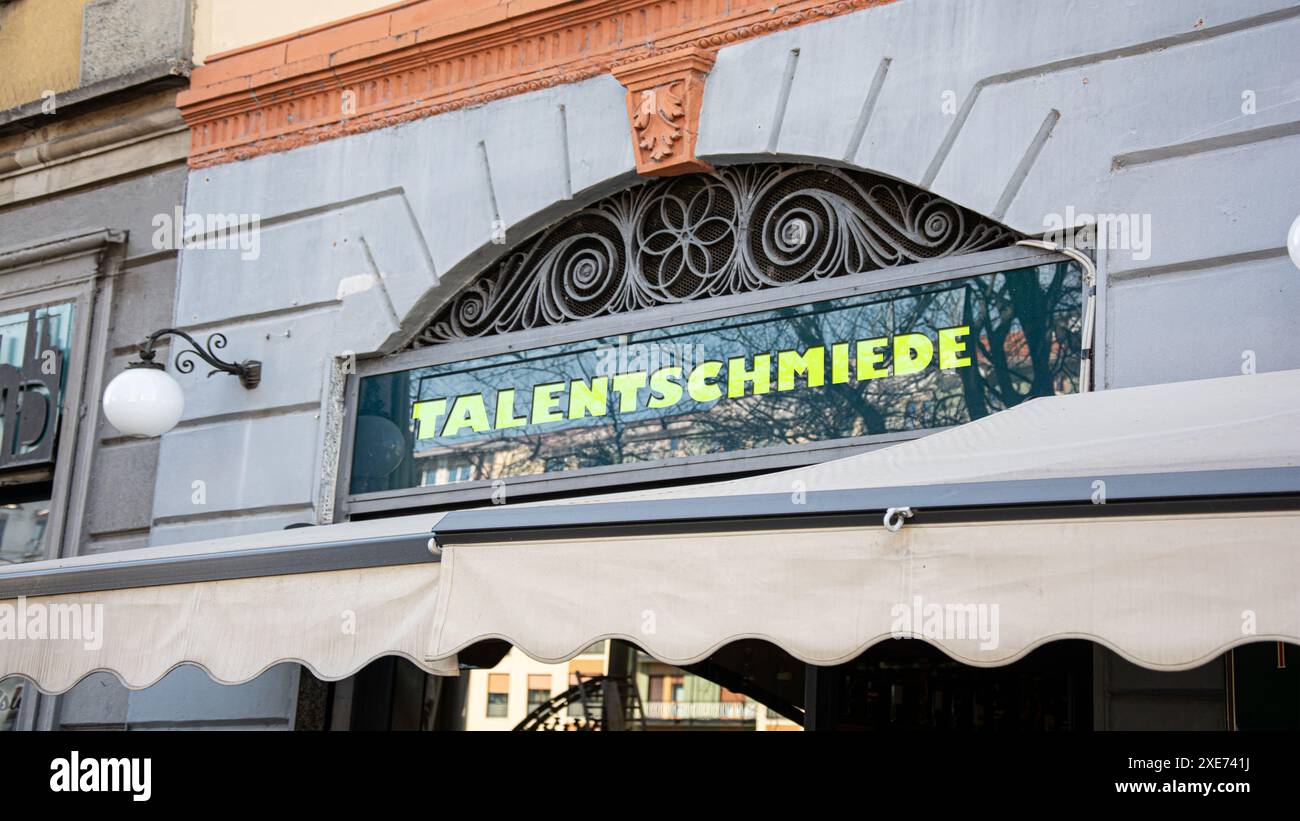 Signposts the direct way to Talent Forge Stock Photo
