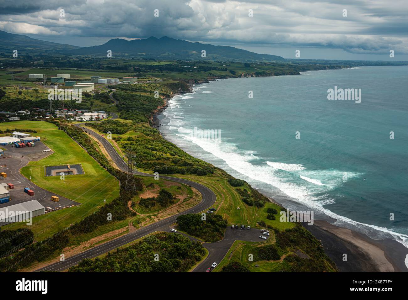 View onto the shore and coastline of New Plymouth, facing west towards Oakura, New Plymouth, North Island, New Zealand, Pacific Stock Photo