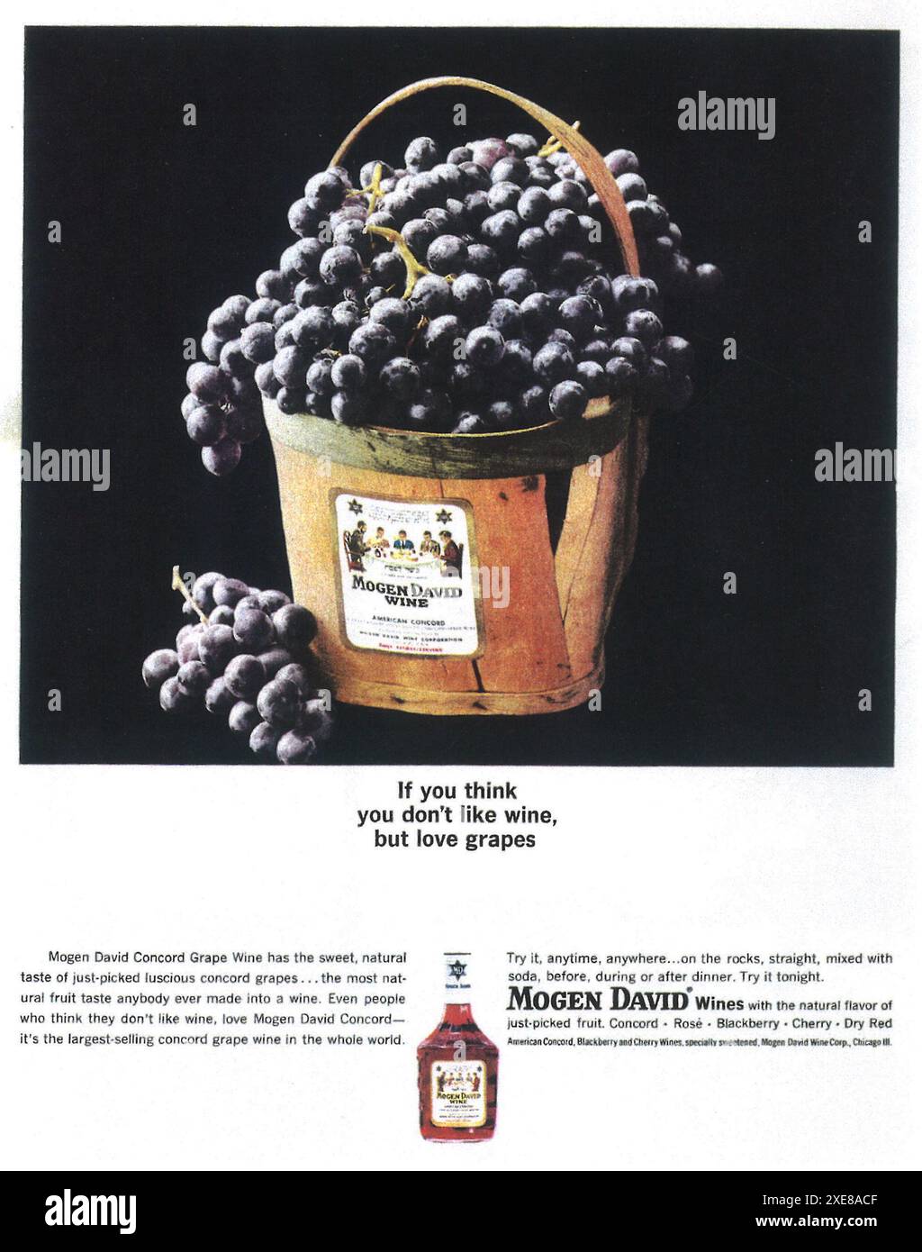 1965 Mogen David Concord Grape Wine Ad Stock Photo