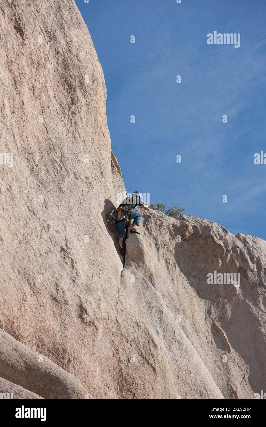 Climbing challenge techniques hi-res stock photography and images - Alamy