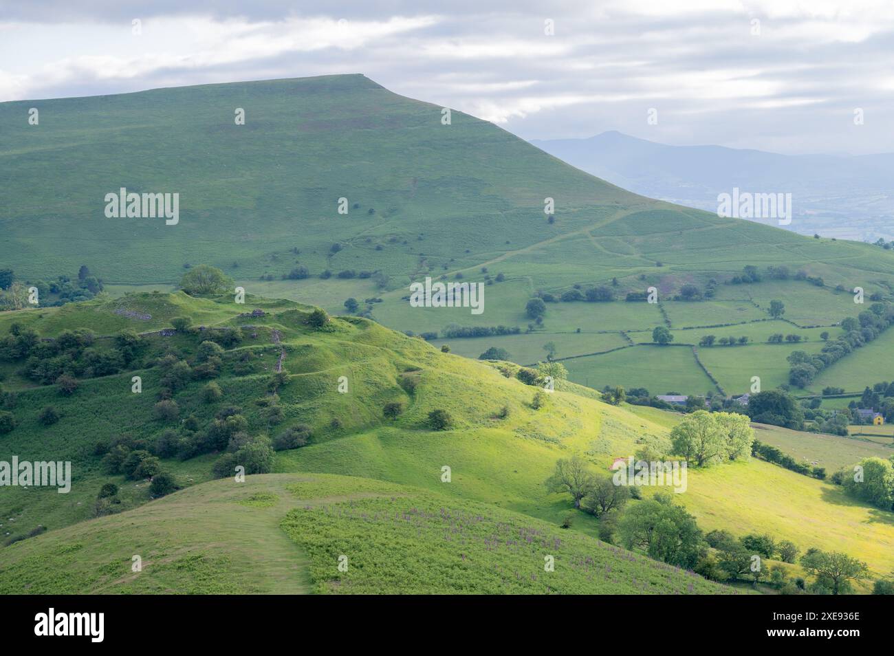 Castell Dinas on Y Grib, the Dragon's Back, Black Mountains, Powys, UK Stock Photo