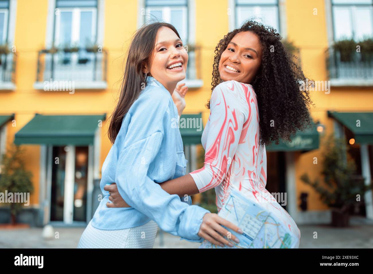 Two young diverse women hi-res stock photography and images - Alamy