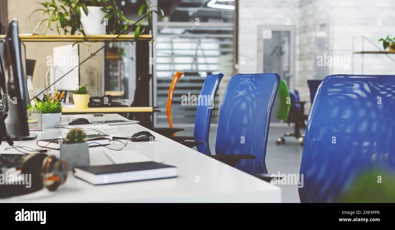 Contemporary workplace hi-res stock photography and images - Alamy