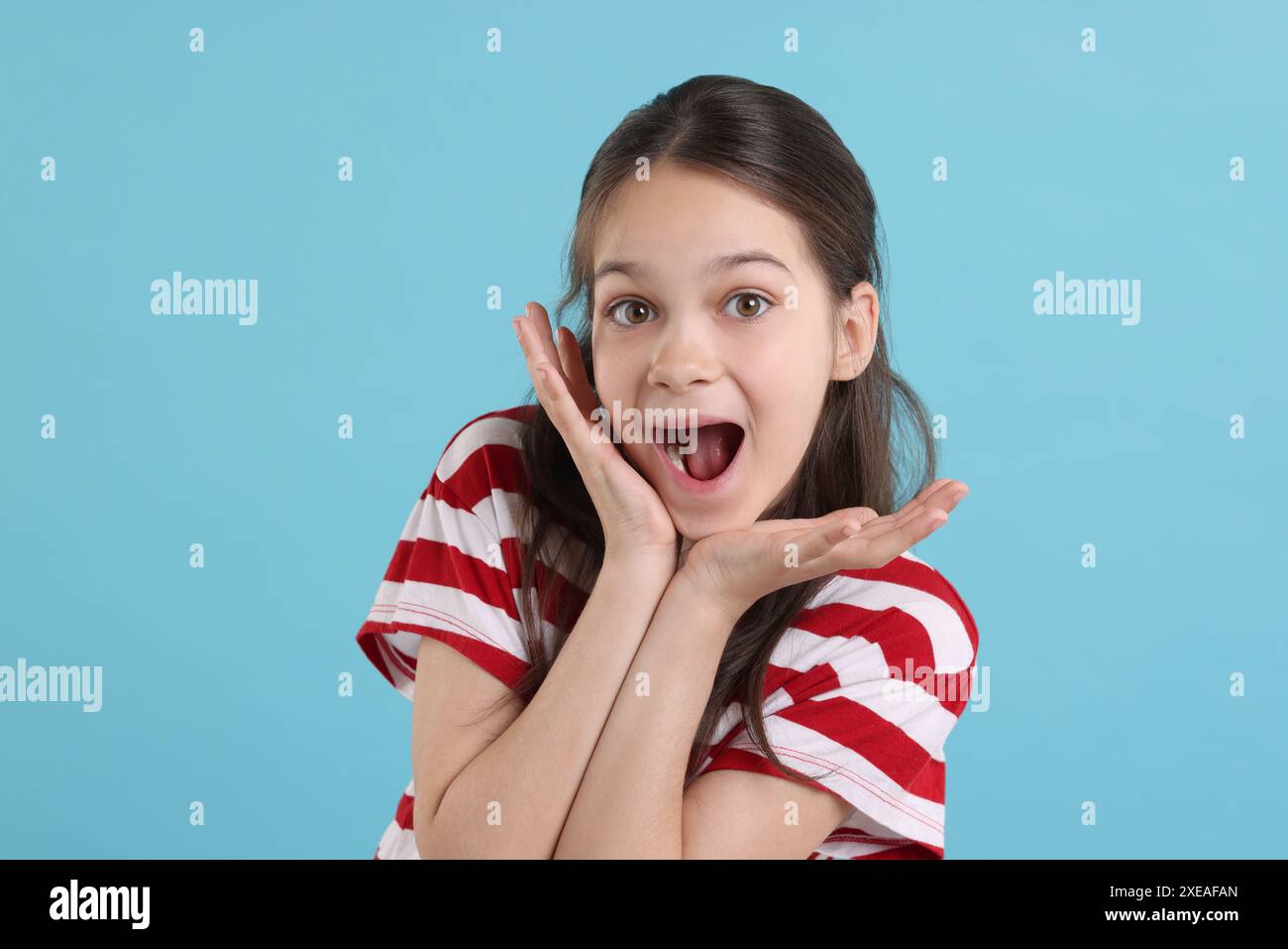 Portrait shocked cute girl hi-res stock photography and images - Alamy