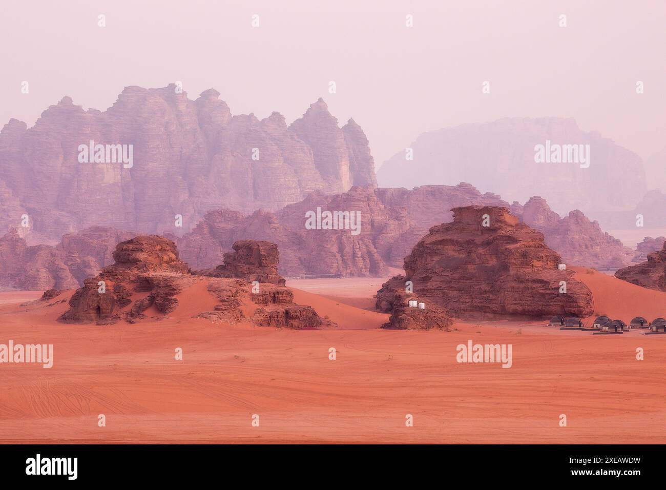 Jeep desert jordan hi-res stock photography and images - Alamy