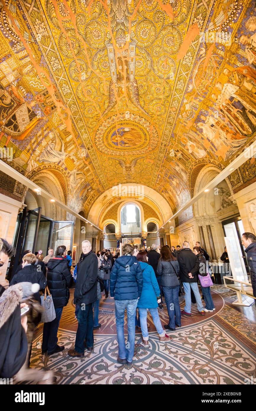 Mosaic ceiling hi-res stock photography and images - Alamy