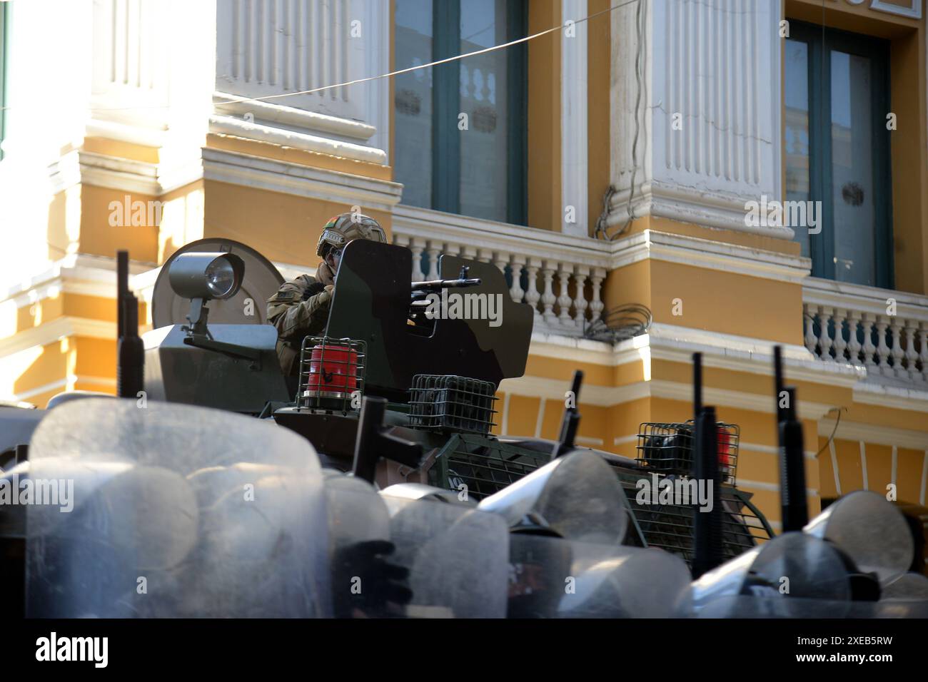 Militares al mando del General Juan Jose Zuñiga intentaron derrocar al Presidente del Estado Plurinacional de Bolivia Luis Arce Catacora pero no lograron su objetivo ya que la maxima autoridad de pais cambio al alto mando militar y los efectivos de las fuerzas armadas desistieron del intento de Golpe de Estado Stock Photo