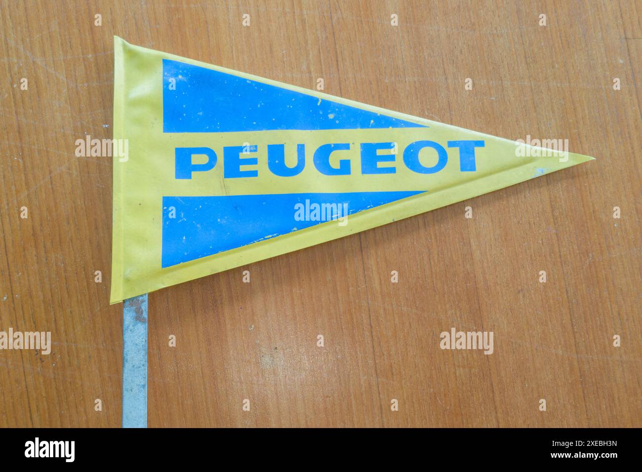 Drapeau/fanion /Peugeot concessionnaire - Collection
