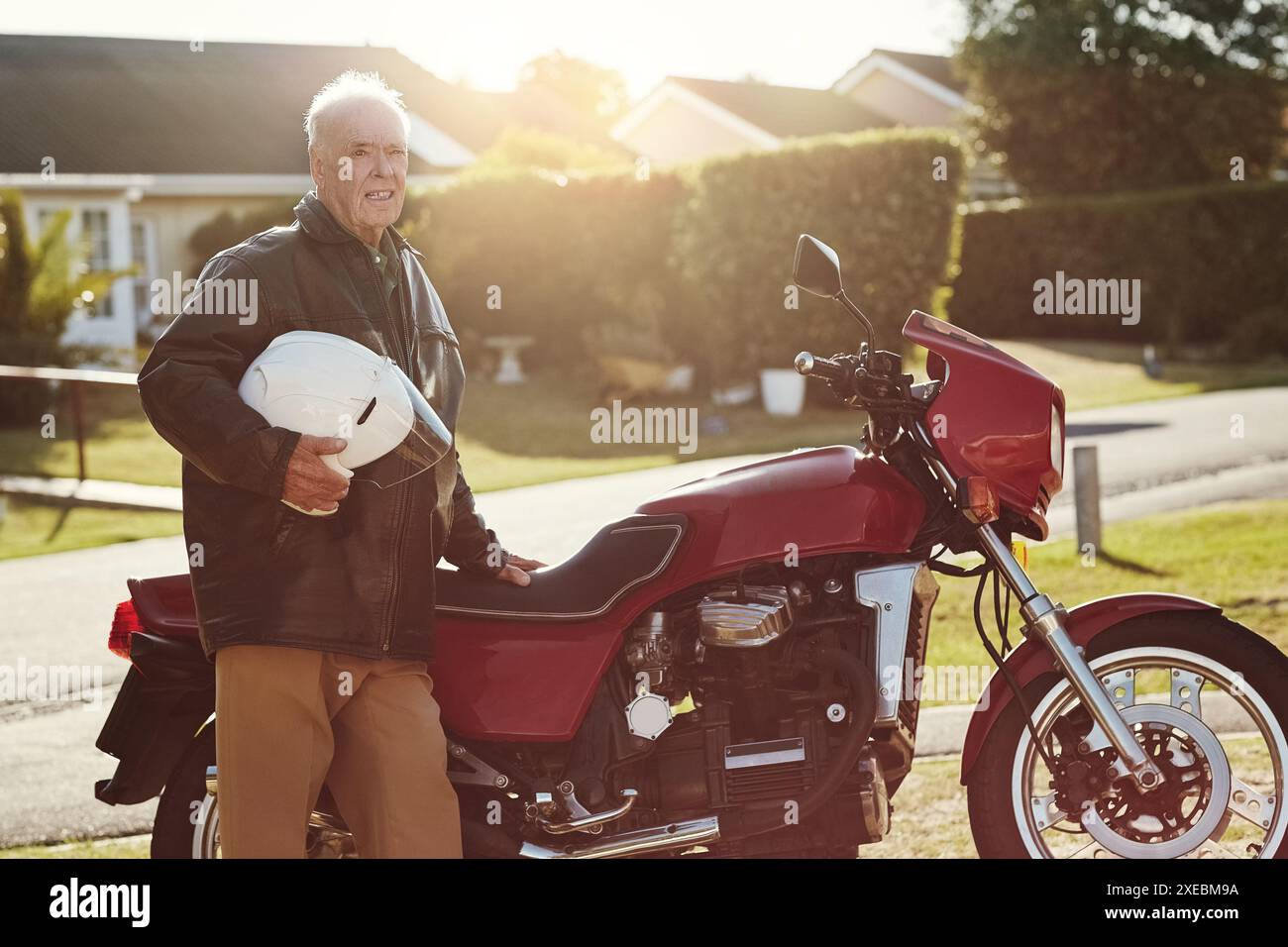 Elderly man driving retro hi-res stock photography and images - Alamy