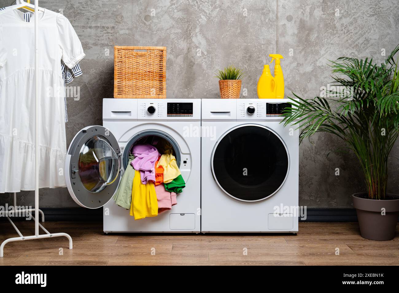 Front loading dryer hi-res stock photography and images - Alamy