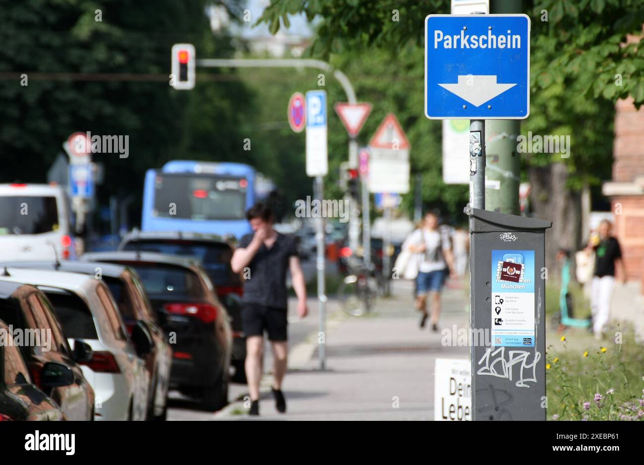 Auto, Parkplatz, Parkschein, parken in München , Bayern , Deutschland . Juni 26, 2024 Stock