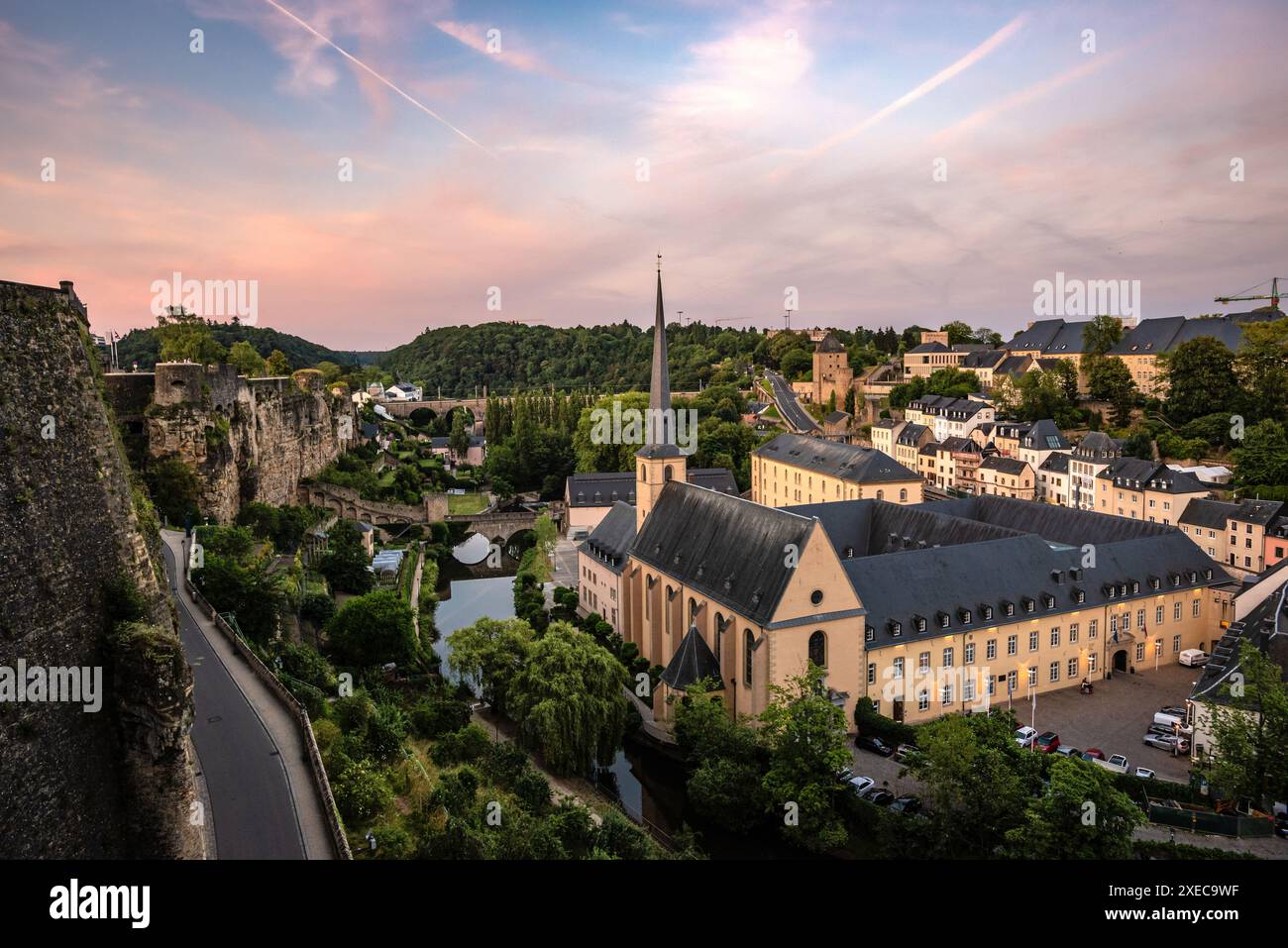 Erstaunlich Lu Mina Munster Bildernull