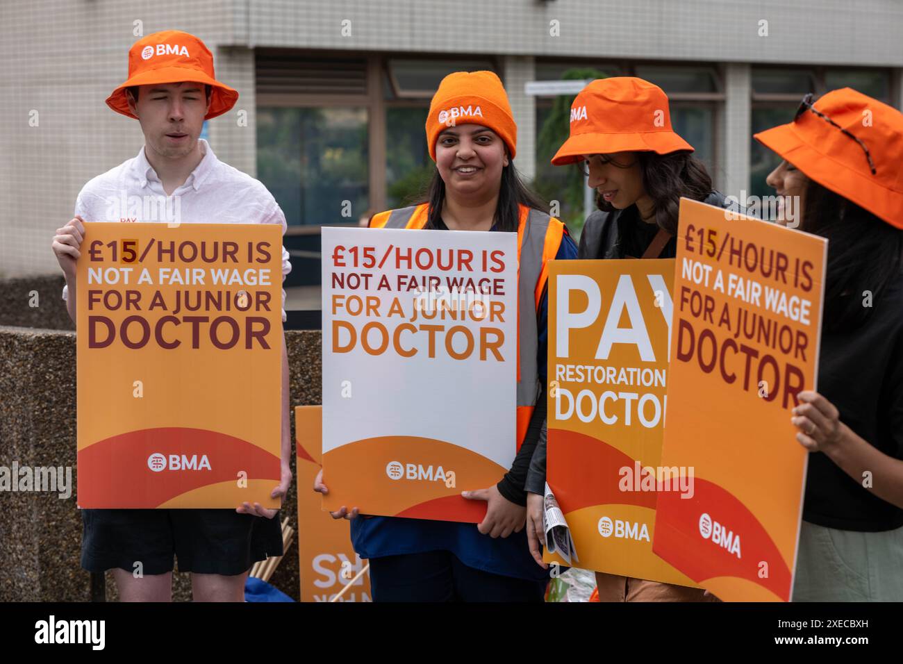 London, UK. 27th June, 2024. BMA Junior Doctors strike; picket outside St Thomas hospital London UK Credit: Ian Davidson/Alamy Live News Stock Photo