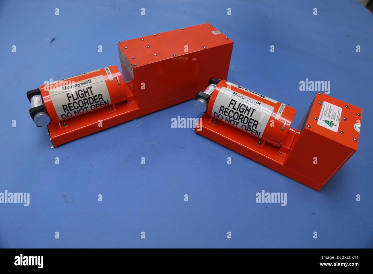 NTSB releases photos of the Flight data recorder (left) and Cockpit ...