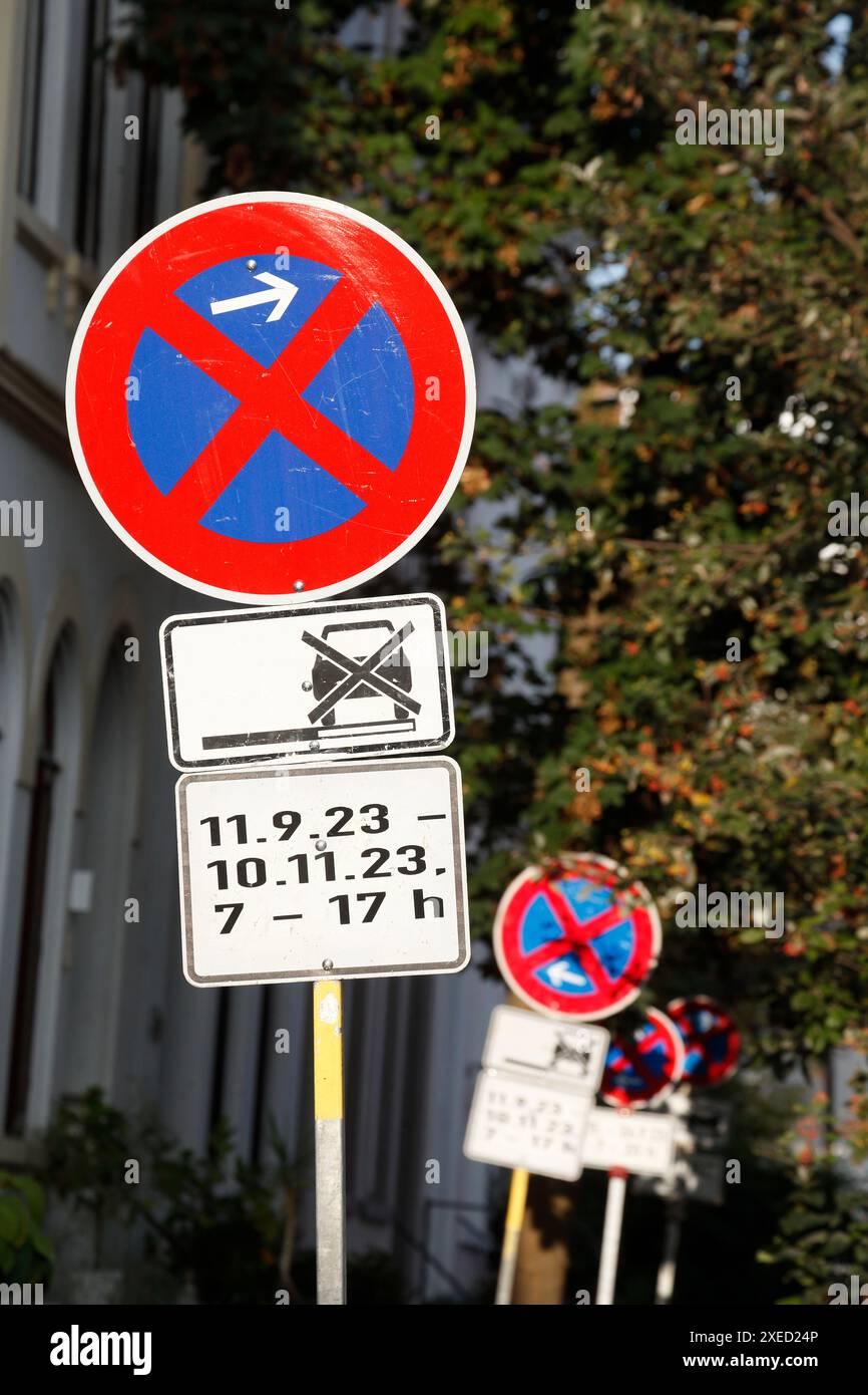 Traffic signs No stopping signs, Temporary unrestricted stopping ban, Germany Stock Photo Alamy