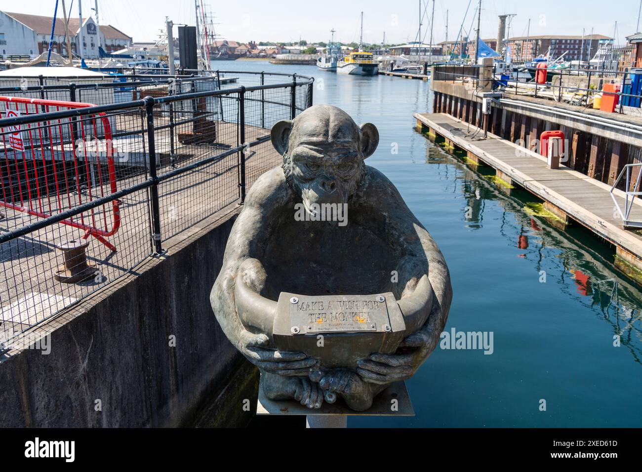 Monkey hanger hi res stock photography and images Alamy