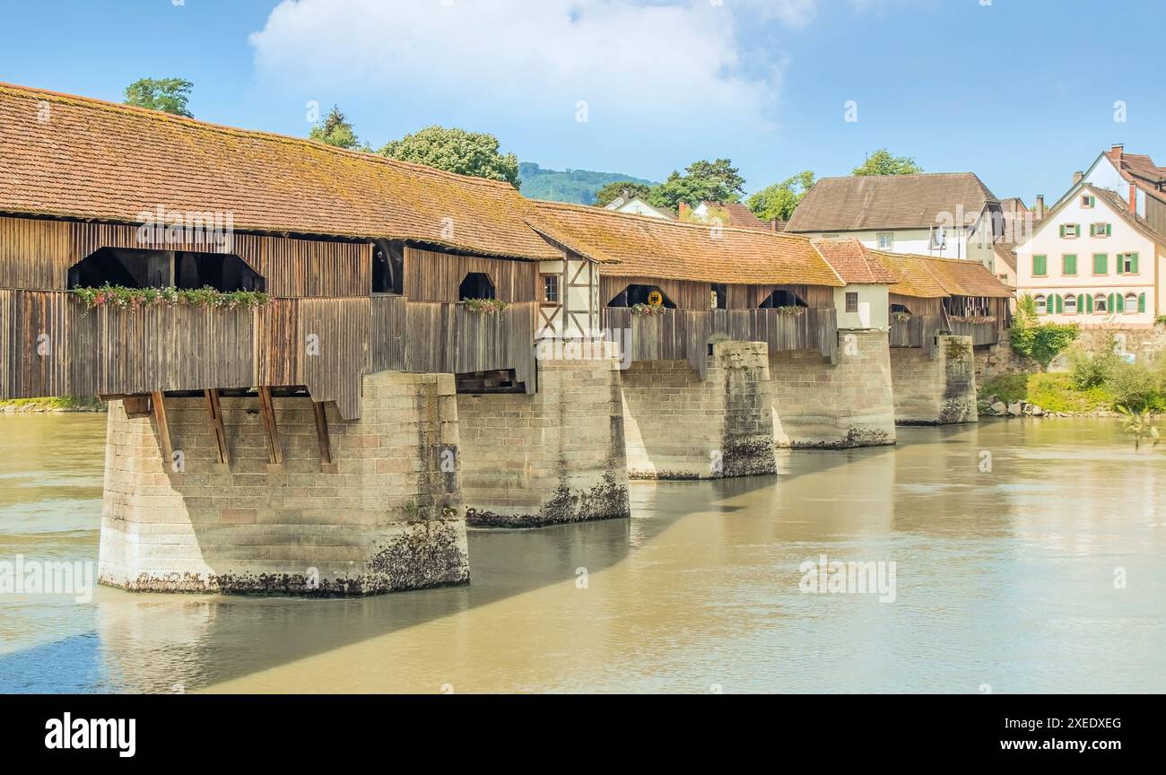 Old timber bridge hi-res stock photography and images - Alamy