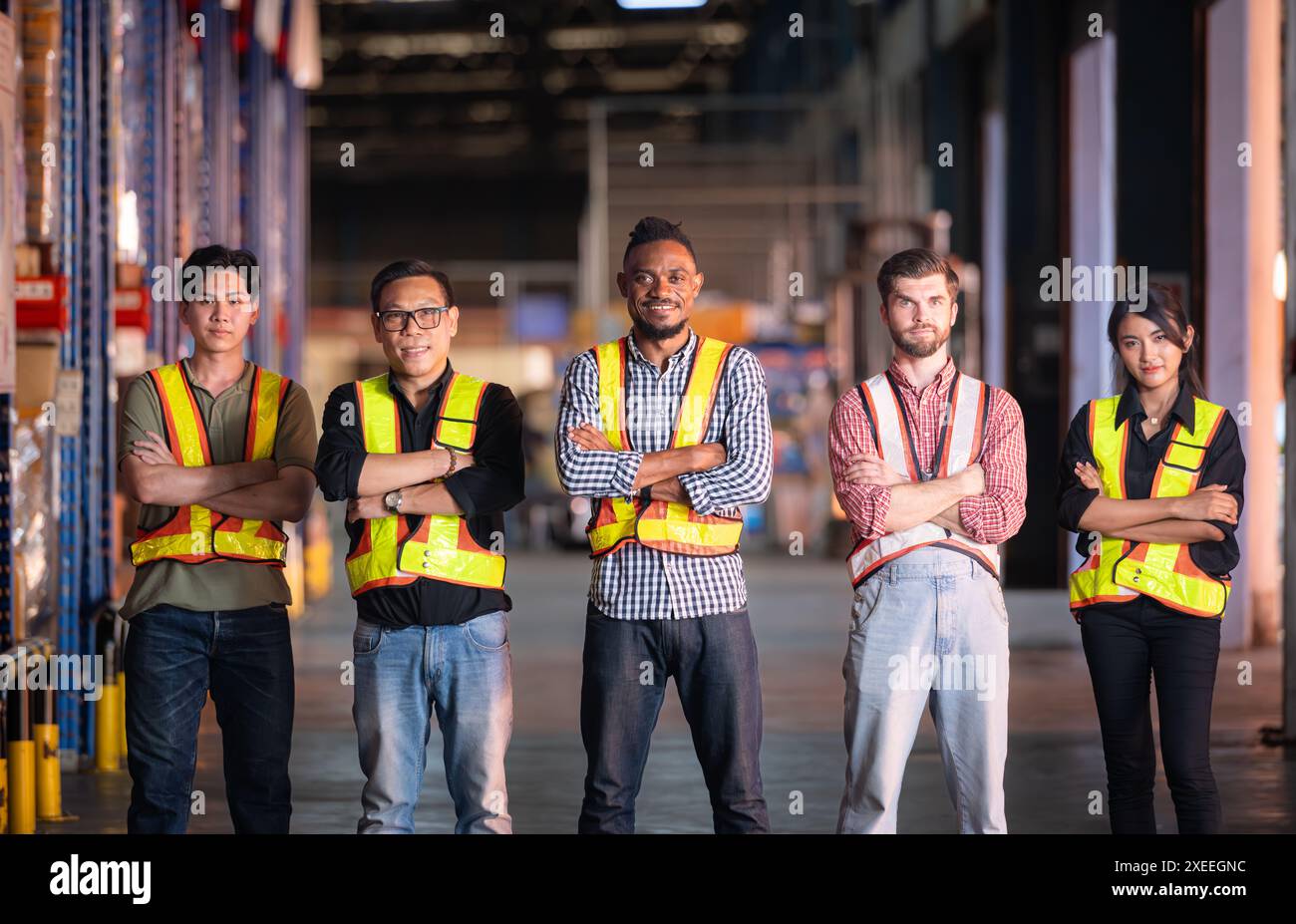 Teamwork smile portrait group hi-res stock photography and images - Alamy