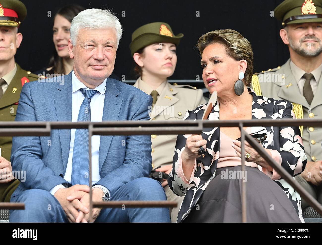 27.06.2024, xjrdrx, Grand Duchesse & Grand Duc Olympia Olympischer Fackellauf im Ländereck Frankreich, Deutschland, Luxemburg emspor, v.l. Claude Wiseler Politiker Luxemburg, Präsident der Abgeordnetenkammer, Maria Teresa Mestre Batista Ehefrau von Großherzog Henri von Luxemburg, Schengen *** 27 06 2024, xjrdrx, Grand Duchesse Grand Duc Olympia Olympic torch relay in the country corner France, Germany, Luxembourg emspor, v l Claude Wiseler politician Luxembourg, President of the Chamber of Deputies , Maria Teresa Mestre Batista wife of Grand Duke Henri of Luxembourg , Schengen Stock Photo