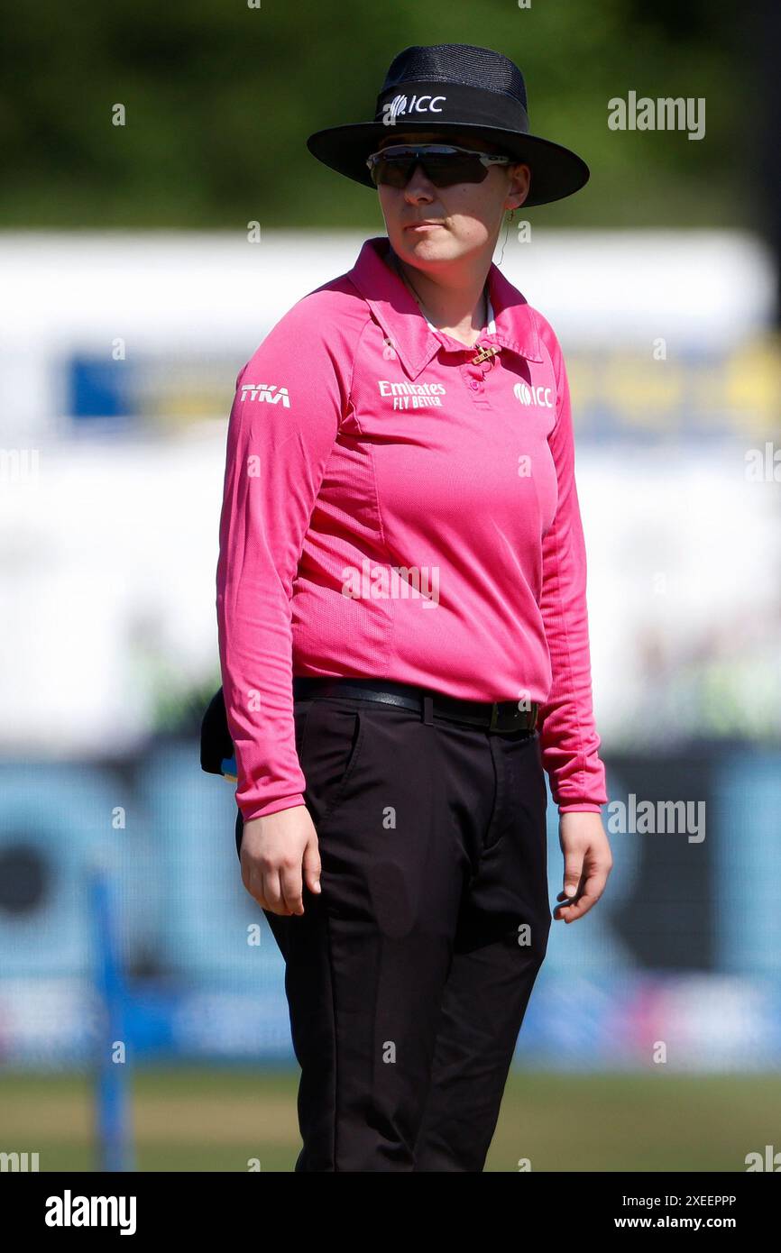 Umpire, Anna Harris during the Metro Bank First One Day International ...