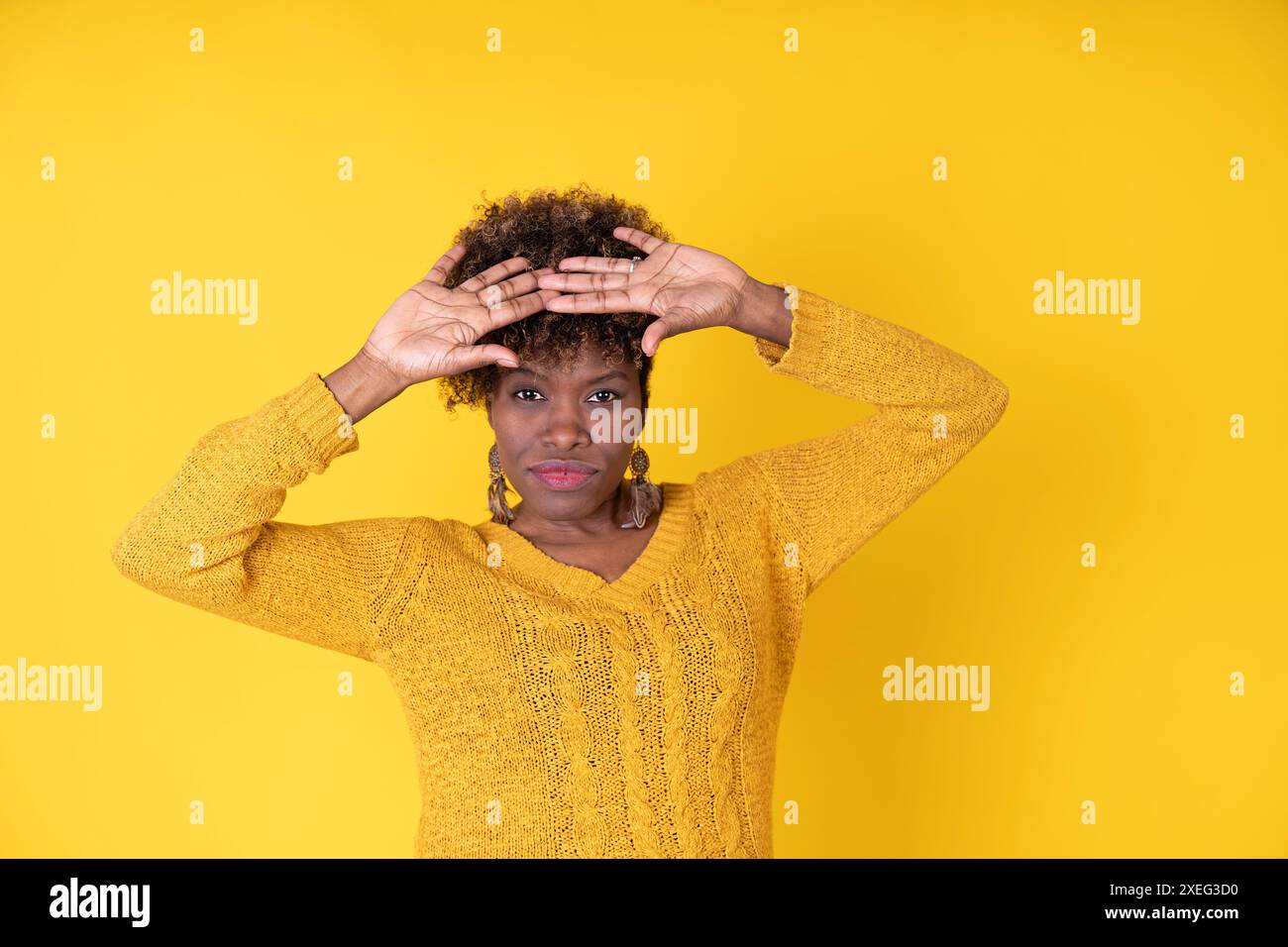 Hands covering face woman hi-res stock photography and images - Alamy