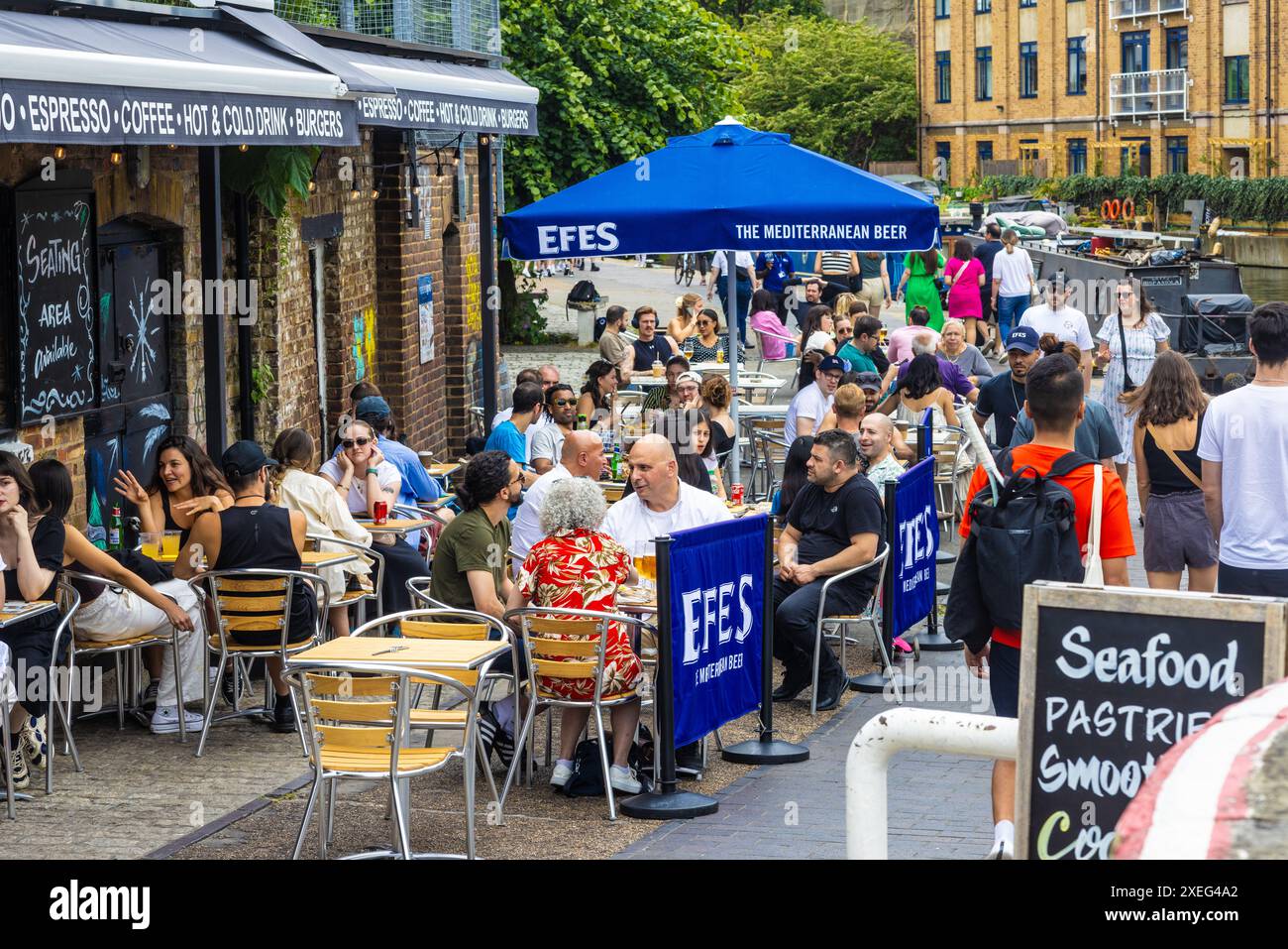 City Road lock along the Regent's Canal London Stock Photo - Alamy