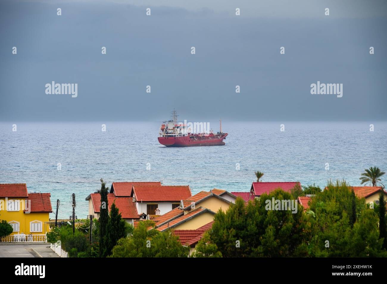 Roadstead Cruise ship in roadstead hi-res stock photography and images - Alamy