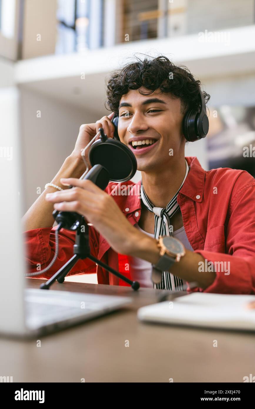 Home recording studio young hi-res stock photography and images - Alamy