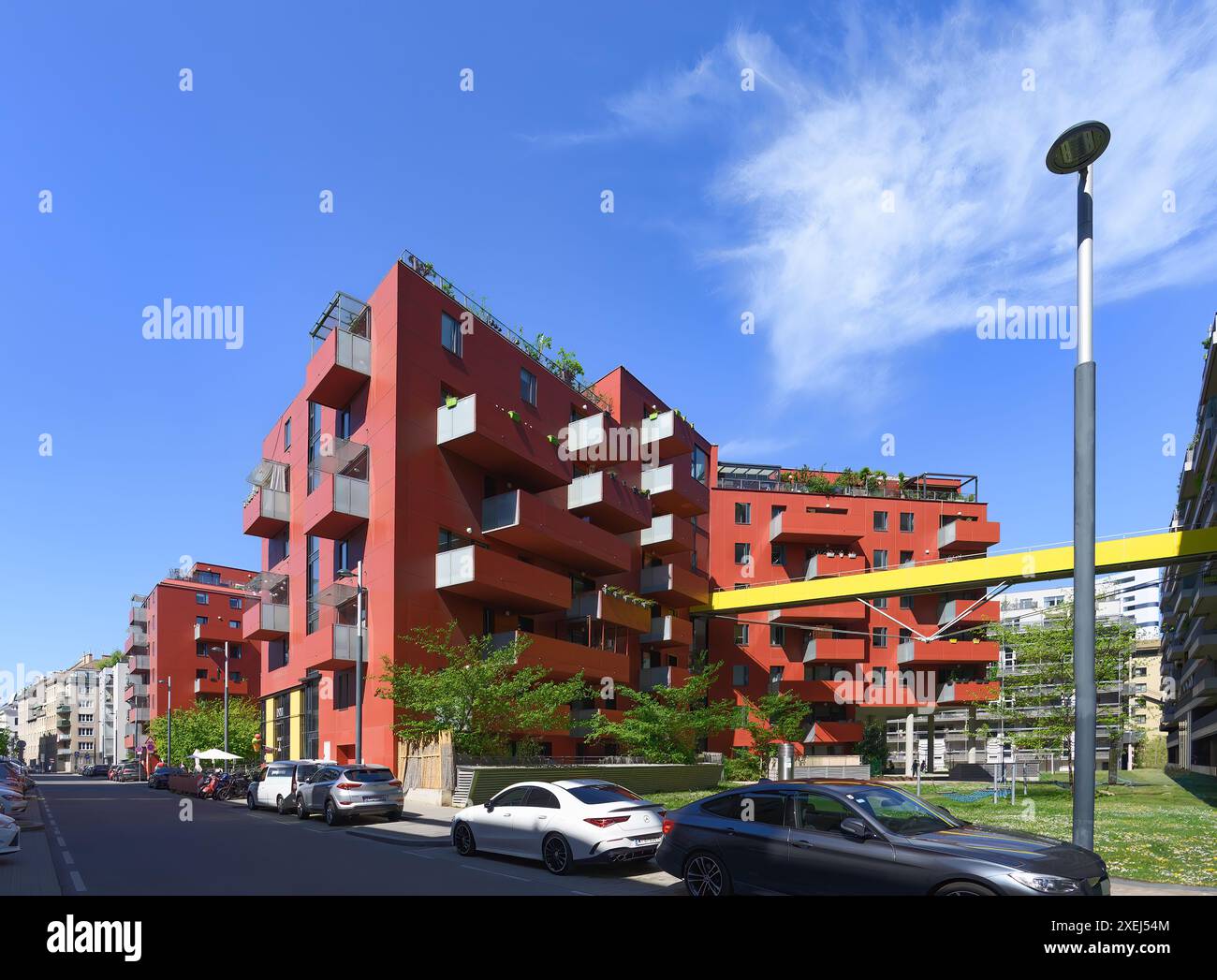 Vienna, Austria - Sonnwendviertel apartment blocks by StudioVlayStreeruwitz, Riepl Kaufmann Bammer Architektur, Klaus Kada Stock Photo