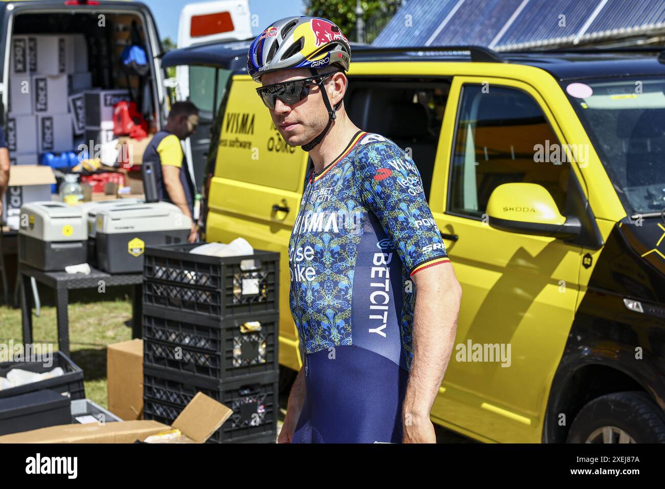 Florence, France. 28th June, 2024. Belgian Wout van Aert of Team Visma-Lease a Bike pictured at preparations ahead of the 2024 Tour de France cycling race, Friday 28 June 2024, in Florence, Italy. The 111th edition of the Tour de France starts on Saturday 29 June in Florence, Italy, and will finish in Nice, France on 21 July. BELGA PHOTO DAVID PINTENS Credit: Belga News Agency/Alamy Live News Stock Photo