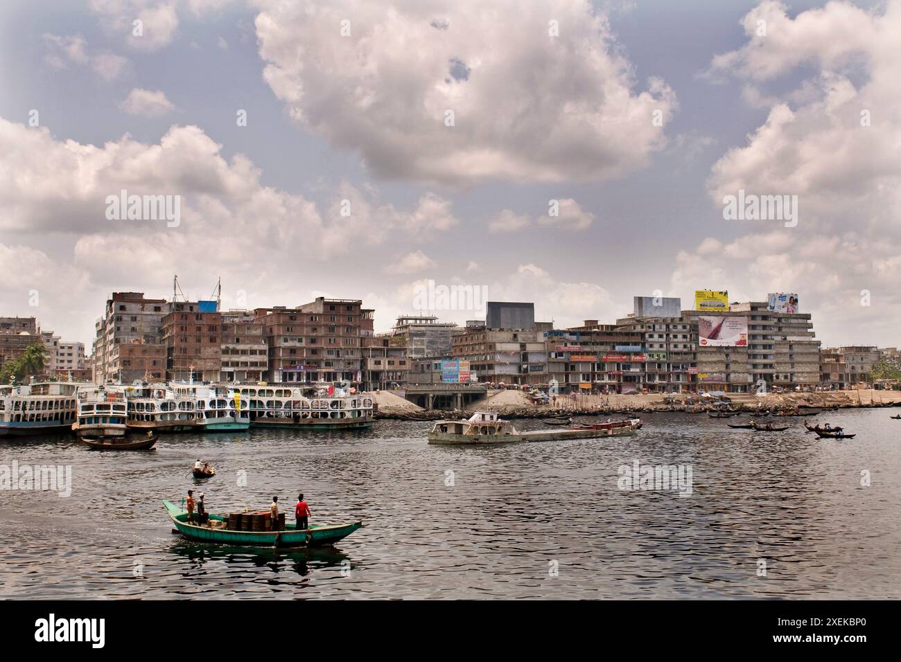 Muslim women dhaka bangladesh hi-res stock photography and images - Alamy