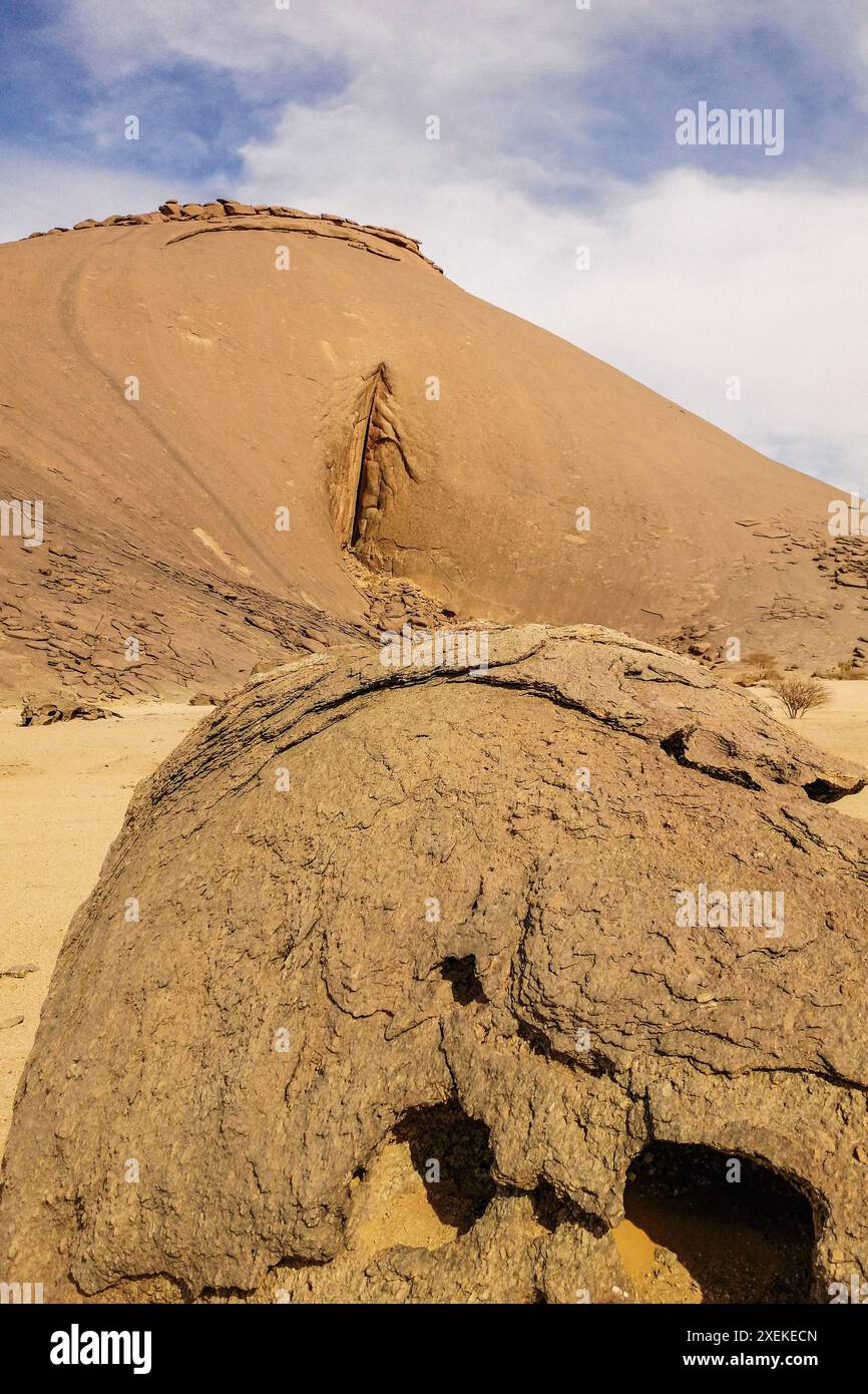 Mauritania, surroundings of Ben Amera, Ben Amera monolith Stock Photo