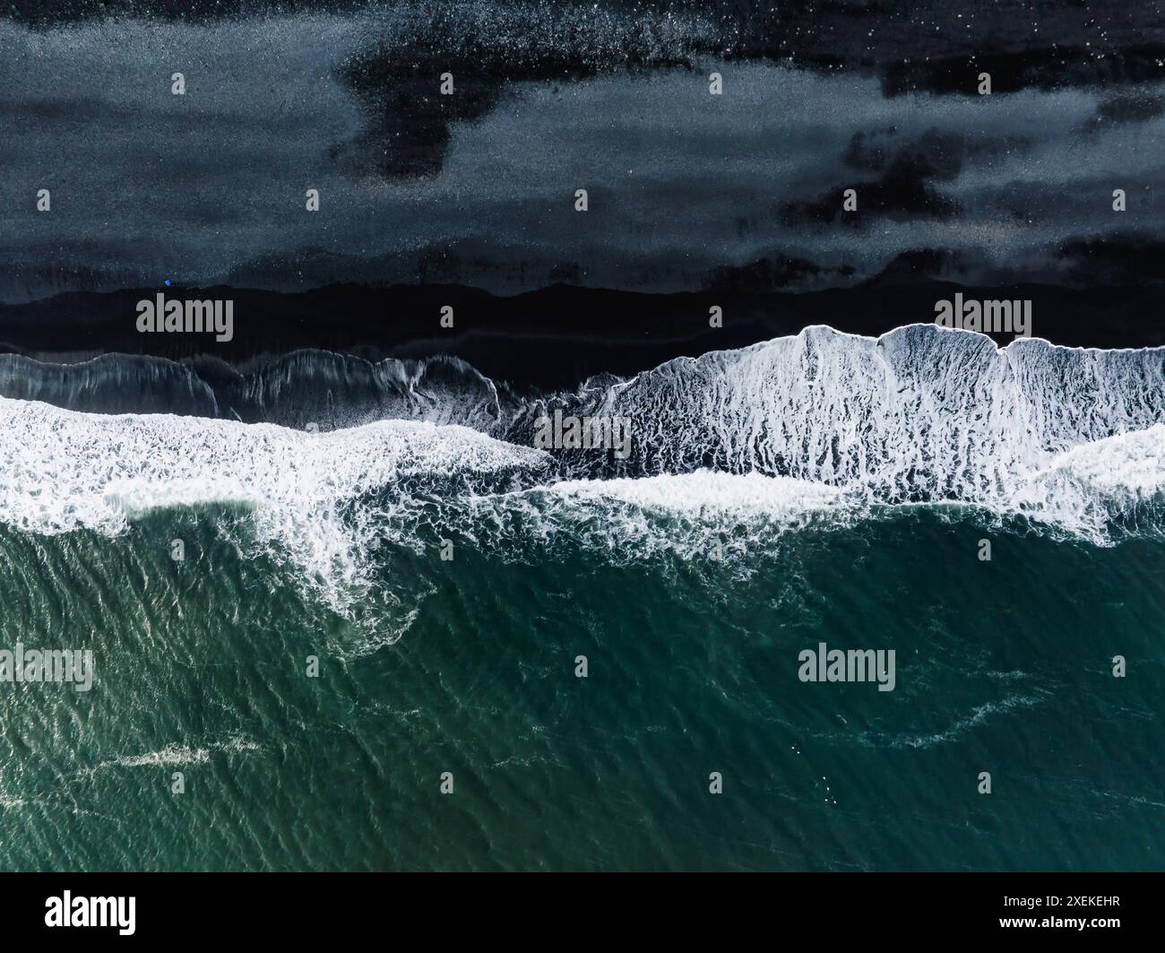 Aerial view calm foamy ocean hi-res stock photography and images - Alamy