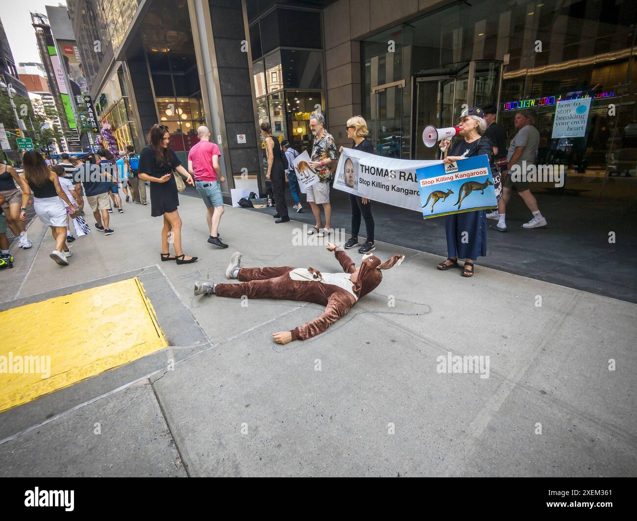 Randoms Rights Animal rights activists protest in front of Penguin Random House ...