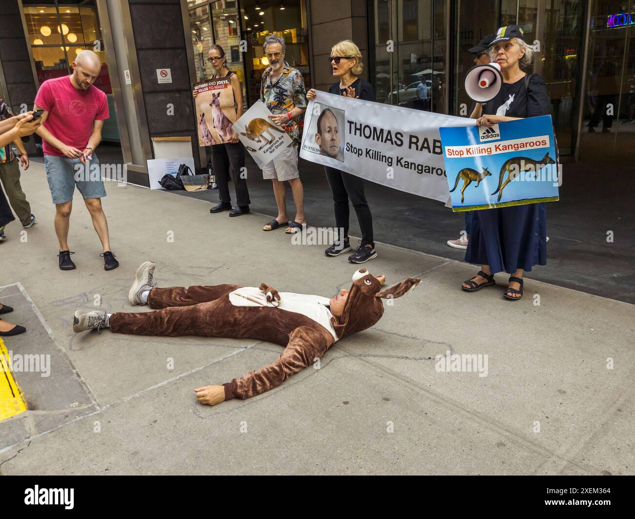 Randoms Rights Animal rights activists protest in front of Penguin Random House ...