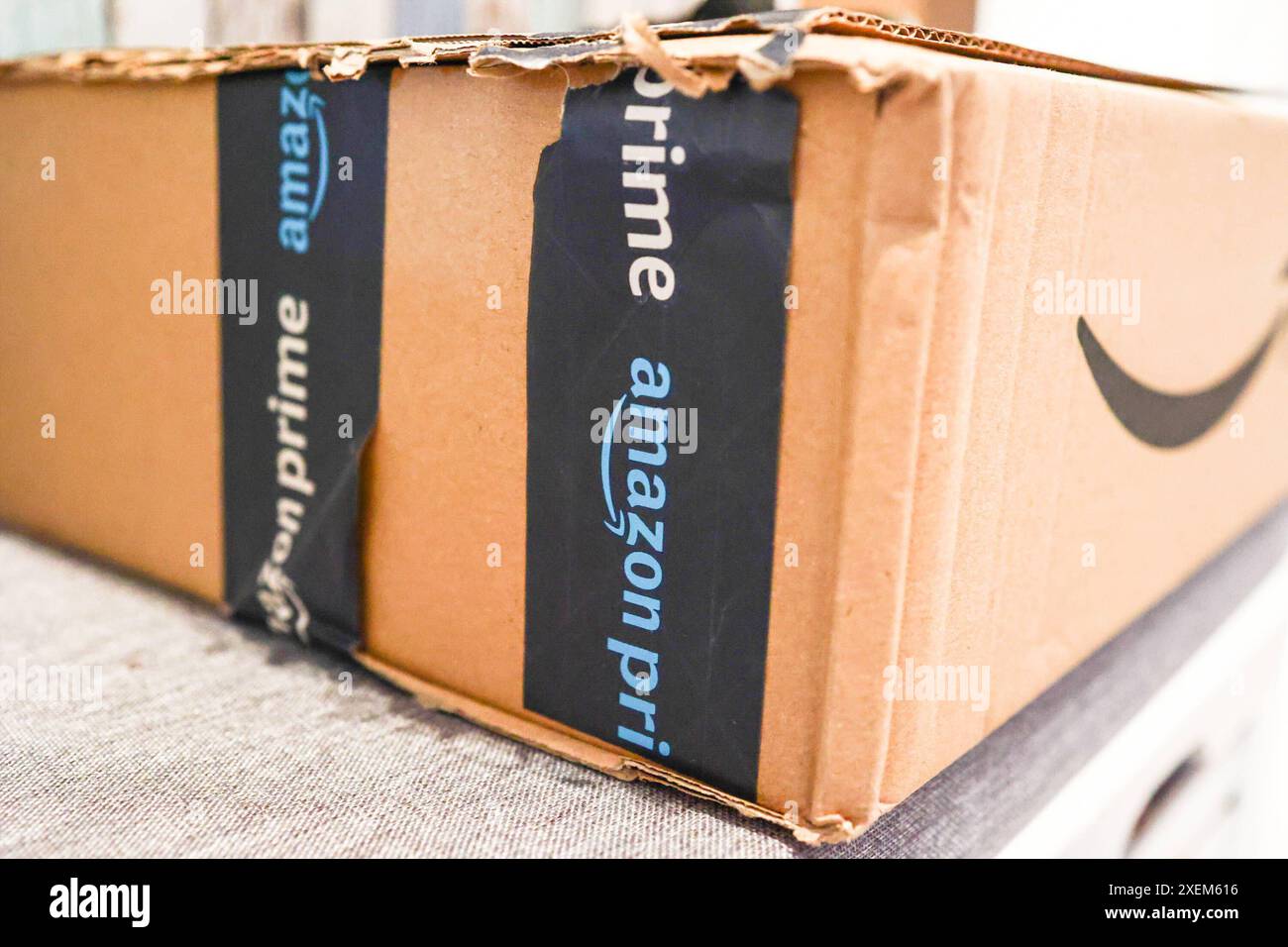 Amazon Prime Paket *** Amazon Prime package Copyright: xLobeca/RHx Stock Photo