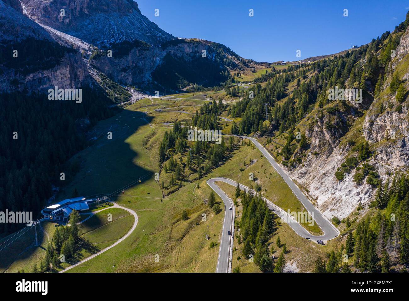 Mountain Road Serpentine Amazing Landscape Of The Dolomites Road Up 