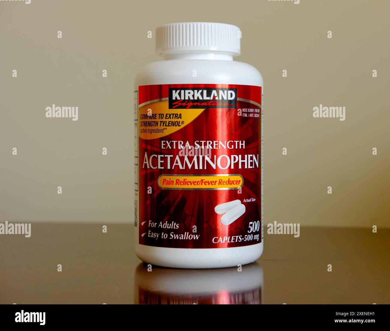 Kirkland Extra Strength Acetaminophen Stock Photo Alamy