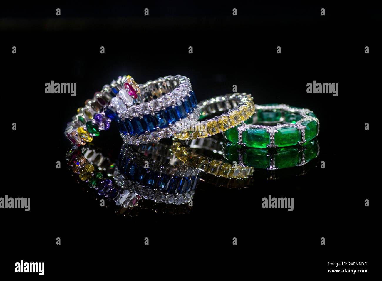 Luxury jewelry for fashion hi-res stock photography and images - Alamy